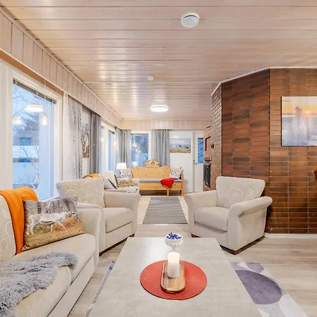 Villa Kaarina1, Luxury Near Santa Claus Rovaniemi
